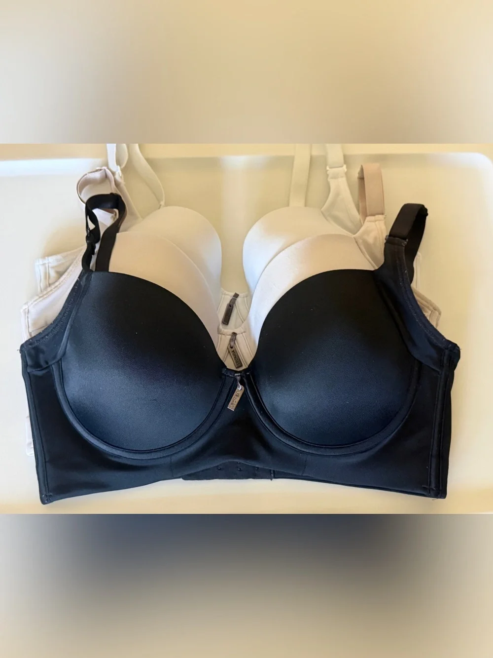 Leonisa Black Light Beige & White Back Smoothing Bras w/Soft Full Coverage Cups